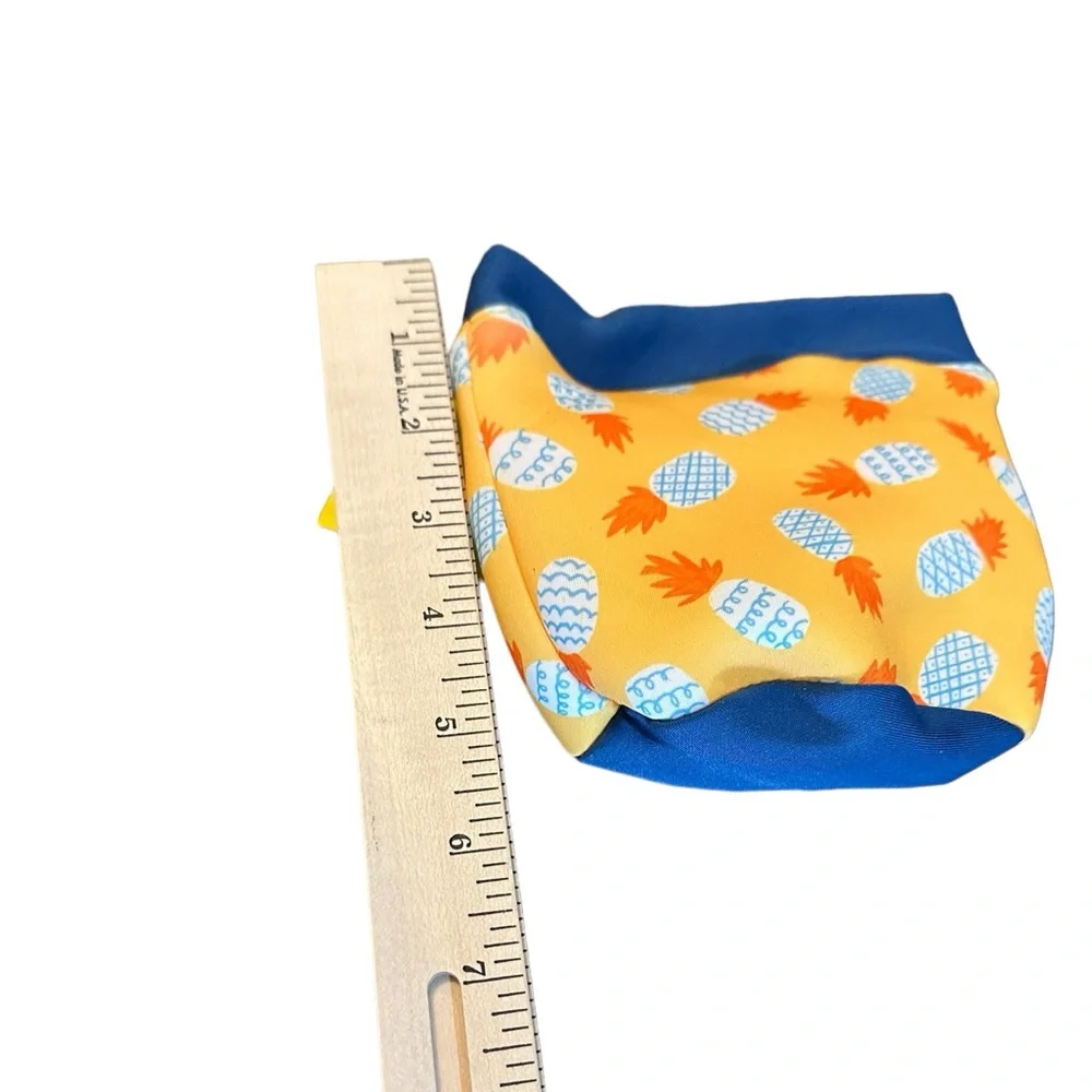 Pineapple Pet Treat bag with magnetic closure, attached‎ leash for the bag NWT